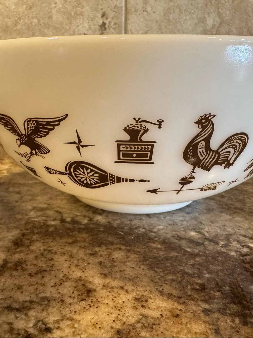 Vintage Pyrex Early American #443 2.5 Qt Cinderella Mixing Bowl Brown White